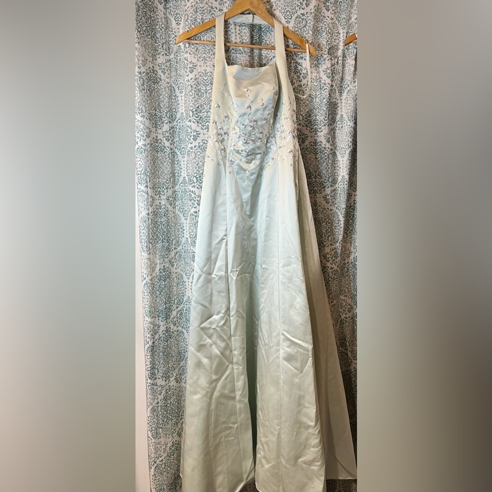 Michaelango Ballgown Light Green - Picture 2 of 10